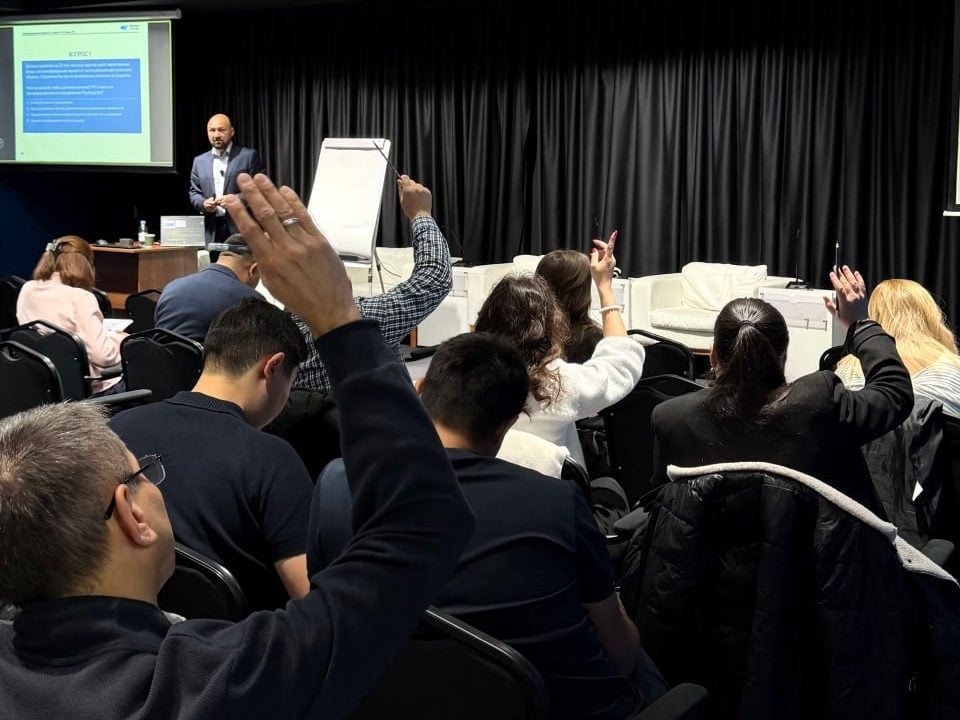 Remir Mukumov leading a PPP training session